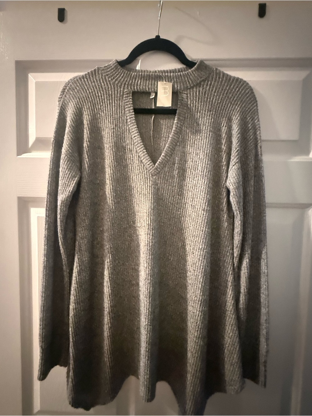 Maurices Light Gray Ribbed V-Neck Sweater